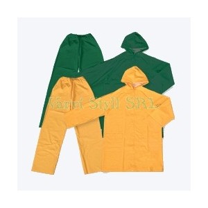 Costum impermeabil de culoare kaki